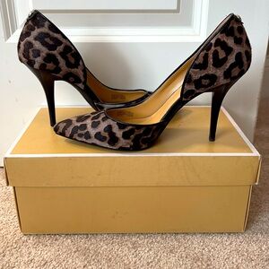 New in box Michael Kors, leopard print pump